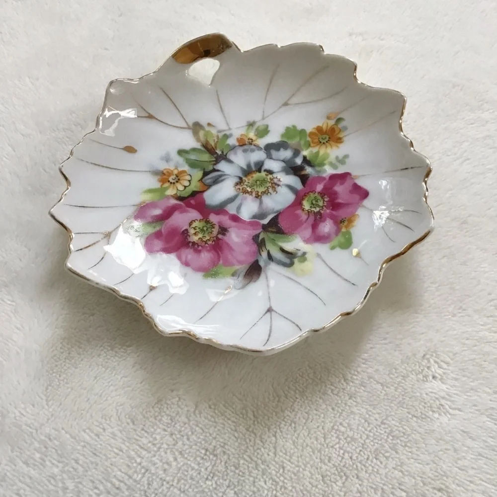 Vintage Japan Floral Porcelain Trinket Dish Gold Trim Scalloped Handle